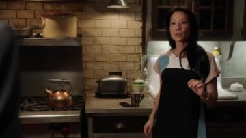 Rebecca Minkoff Otis habit porté par le Dr Joan Watson (Lucy Liu) dans le Primaire (S02E09)