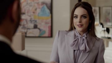Blusa lila de Falón Carrington (Elizabeth Gillies) Alexander McQueen Knot en la dinastía S02E13