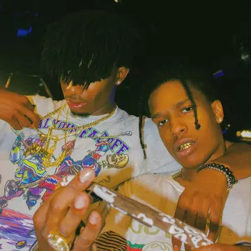 The t-shirt Grateful Dead 1994 Steal Your Faceoff worn by Playboi Carti on his account Instagram @Playboicarti