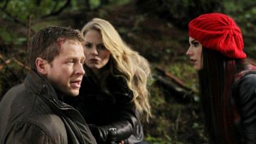 The red cap worn by Ruby Lucas, Meghan Ory) in Once Upon a Time S01E15