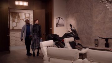 Diane von Furstenberg Draped Asymmetric Midi Skirt worn by Kimmy Schmidt (Ellie Kemper) in Unbreakable Kimmy Schmidt (S04E09)