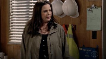 Lucky Brand Vicky Lightweight Utility Jacket worn by Andi Burns (Liza Snyder) in Man with a Plan (S03E01)