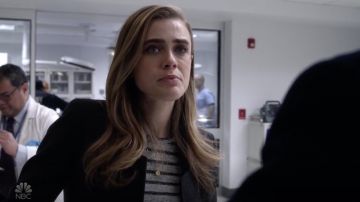 Rag & Bone/JEAN Directional Striped Tee worn by Michaela Stone (Melissa Roxburgh) in Manifest S01E15