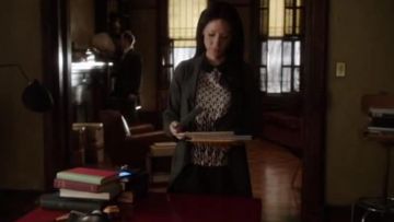 Marc by Marc Jacobs Isa Shift Vestido usado por la Dra. Joan Watson (Lucy Liu) en Primaria (S02E11)