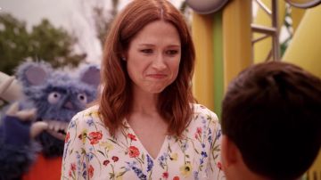 Escada 3/4 Sleeve V Neck Floral Print Top worn by Kimmy Schmidt (Ellie Kemper) in Unbreakable Kimmy Schmidt (S04E12)