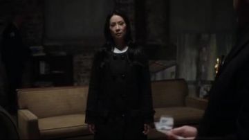Isabel Marant Clifford Manteau porté par le Dr Joan Watson (Lucy Liu) dans le Primaire (S02E12)