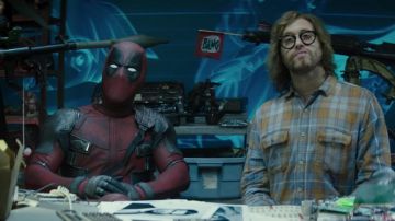 La réplica de la máscara de Deadpool usada por Wade Wilson (Ryan Reynolds) en Deadpool 2