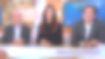 Le top à broderies de Marion Ruggiéri dans C à vous