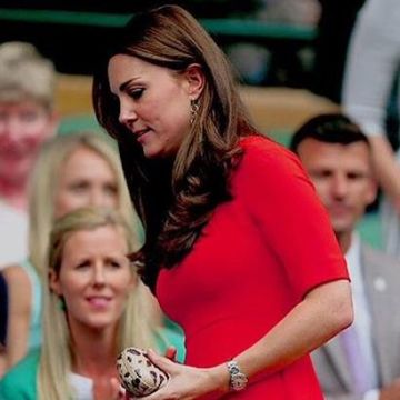 La robe rouge L.K.Bennett portée par Kate Middleton lors du tournoi de Wimbledon 2015