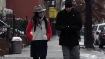 J. Crew Colorblock Funnelneck Manteau porté par le Dr Joan Watson (Lucy Liu) dans le Primaire (S02E13)
