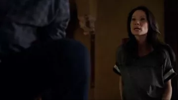 Free People Watch Me Shine Tee worn by Dr. Joan Watson (Lucy Liu) in Elementary (S02E15)