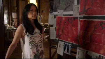 Morning Warrior Watercolor Skeleton Tank worn by Dr. Joan Watson (Lucy Liu) in Elementary (S02E16)