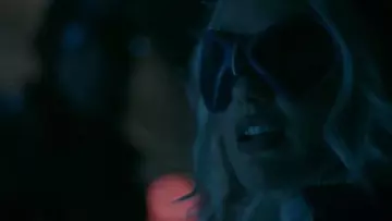 La réplique du masque de Dawn Granger (Minka Kelly) dans Titans S01E02