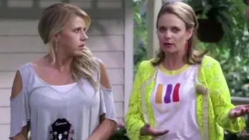 Anthropologie Lacebloom Jacket worn by Kimmy Gibbler (Andrea Barber) in Fuller House (S02E01)