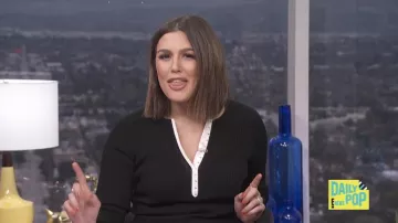 Rag & Bone Brynn Nervure Tricot Robe portée par Carissa Loethen sur E! News Quotidiennes, Des Pop