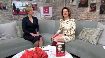 Alexander McQueen "Obsession" imprimer robe portée par Norah O'Donnell sur CBS Ce Matin