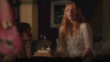 Anthropologie Bordado Willa Top usado por Alexis Castle (Molly C. Quinn) en Castle (S06E02)