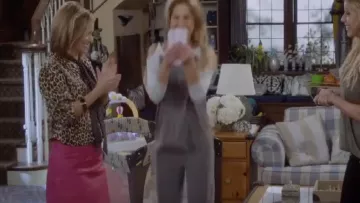 Topshop en Cuir Rose A-Ligne de Jupe portée par Kimmy Gibbler (Andrea Barber) en plus complète de la Maison (S02E10)