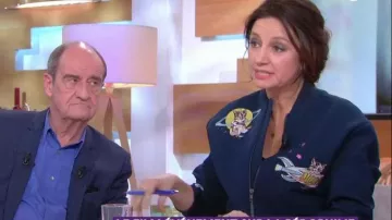 Le bomber col teddy brodé chats Paul and Joe de Marion Ruggiéri dans C à vous le 14.02.2019