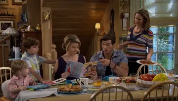 Alice + Olivia Martha Haut porté par Kimmy Gibbler (Andrea Barber) en plus complète de la Maison (S03E07) (S03E07)