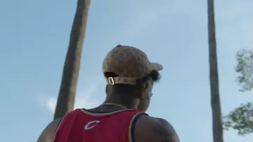 La casquette Gucci des New York Yankees de Blueface dans son clip "Bleed It"