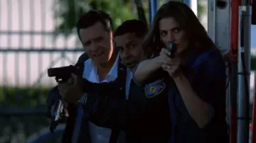 Current/Elliot "Le Mécanicien" de la Veste en Jean porté par Kate Beckett (Stana Katic) dans le Château (S07E01)