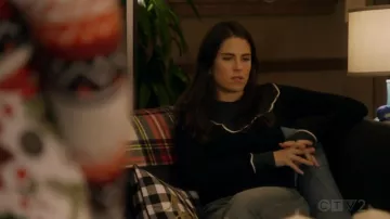 Le pull Veronica Beard porté par Laurel Castillo (Karla Souza) dans Murder S05E13