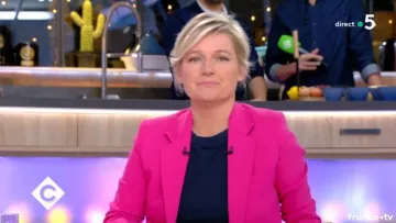 La veste rose de Anne-Élisabeth Lemoine dans C à vous du 13/02/2019