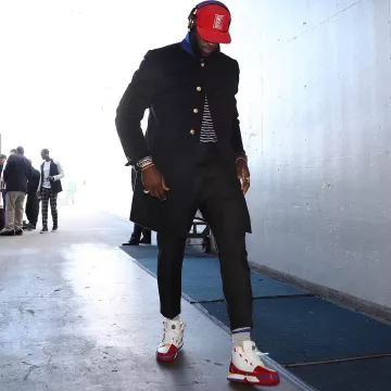 Sneakers Nike Zoom Lebron Iii Qs "superman" worn by LeBron James on the Instagram account @kingjames