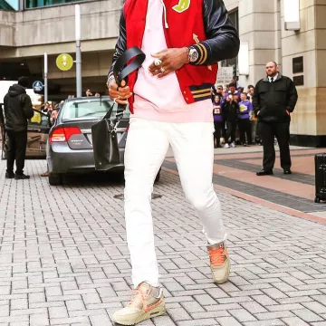 Sneakers The 10: Nike Air Max 90 "off White" worn by LeBron James on the Instagram account @kingjames