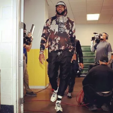 Sneakers The 10: Nike Zoom Fly "off White" worn by LeBron James on the Instagram account @kingjames