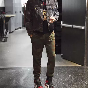 Sneakers Air Jordan 1 Retro High Og "bred Toe" worn by Jayson Tatum on the Instagram account @jaytatum0