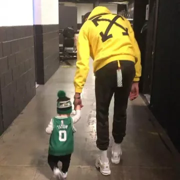 Sneakers Nike Air Max Plus worn by Jayson Tatum on the Instagram account @jaytatum0