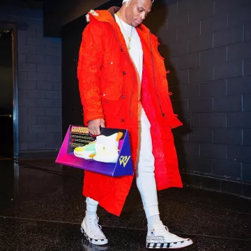 Sneakers Converse Chuck 70 Hi "off white" worn by Russell Westbrook on the Instagram account @russwest44