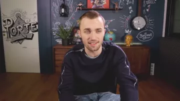 Le sweatshirt Alexander McQueen de Squeezie dans sa vidéo YouTube VAIS-JE ARRÊTER LE GAMING ?