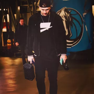 Bose QuietComfort 35 (Série II) Casque d'écoute sans Fil, de Luka Dončić sur l'Instagram account @lukadoncic