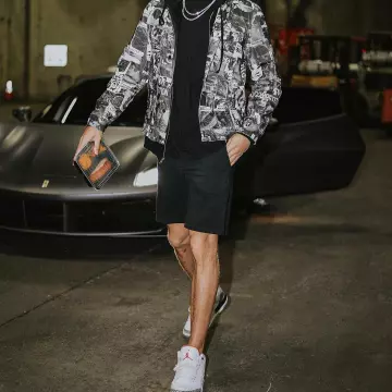 Sneakers Air Jordan 3 Retro  NRG "JTH" worn by Devin Booker on the Instagram account @dbook