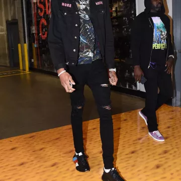 Zapatillas de cuero con estampado Gucci Rhyton Web usadas por Brandon Ingram en la cuenta de Instagram @1ngram4