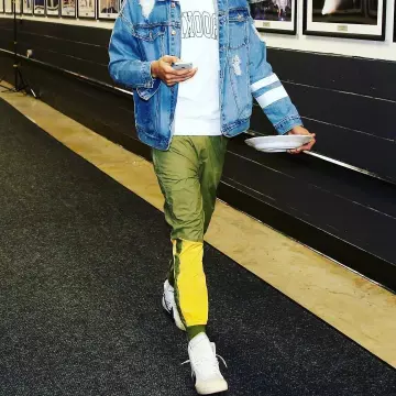 Sneakers The 10: Nike Blazer Mid "off White" worn by D'Angelo Russell on the Instagram account @dloading