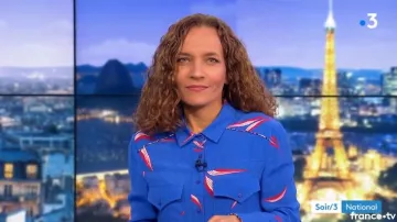 La chemise bleue imprimée de Sandrine Aramon dans Soir 3 du 16/02/2019