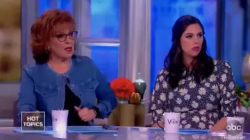 Rixo Kristen à volants imprimé floral mélange de coton et de soie de la robe portée par Abby Huntsman sur Le point de Vue le 15 février 2019