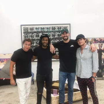 Nike sb camiseta negra de Kevin Love en la cuenta de Instagram @kevinlove
