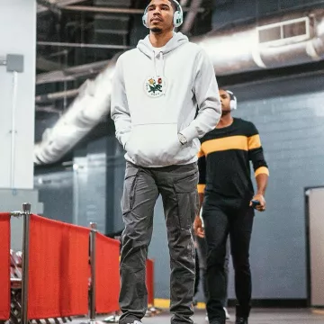 John Elliott Elasticated Cargo Trousers worn by Jayson Tatum on the Instagram account @leaguefits