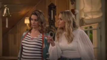 Top de crepon de seda Ulla Johnson Chandra usado por D.J. Tanner-Fuller (Candace Cameron Bure) en Fuller House (S04E08)