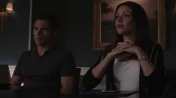 Lanvin Rayé Cardigan en Tricot porté par Emily Rhodes (Italia Ricci) dans les Survivant (S02E02)