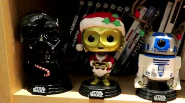 El funko pop de C 3PO Christmas en Star Wars de Modzii en el video ¡LA MAYOR COLECCIÓN DE FIGURITAS POP! ¡DESDE FRANCIA!