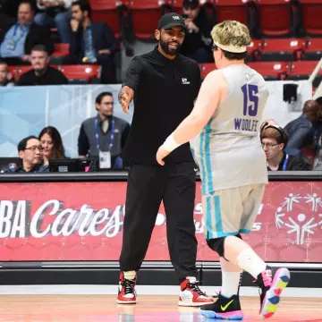 Sneakers The 10: Air Jordan 1 "off white" worn by Kyrie Irving on the Instagram account @brkicks