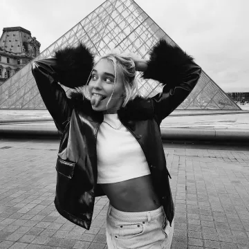 Veste en cuir portés par Sina Deinert comme on le voit dans son Instagram Account @Sinadeinert