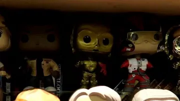 La funko pop de C-3PO dans Star Wars de Modzii dans la video LA PLUS GROSSE COLLECTION DE FIGURINES POP! DE FRANCE !