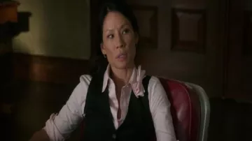 Sasha Bell Bijoux Ultra Crochets portés par le Dr Joan Watson (Lucy Liu) dans le Primaire (S05E08)